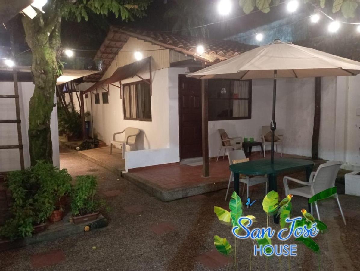 San Jose House Hotell Leticia Eksteriør bilde